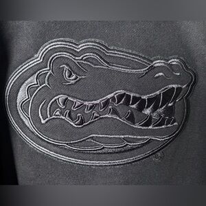 ***RARE*** Pro Apparel Black Embroidered Florida Gator Sweatshirt (M) NWOT